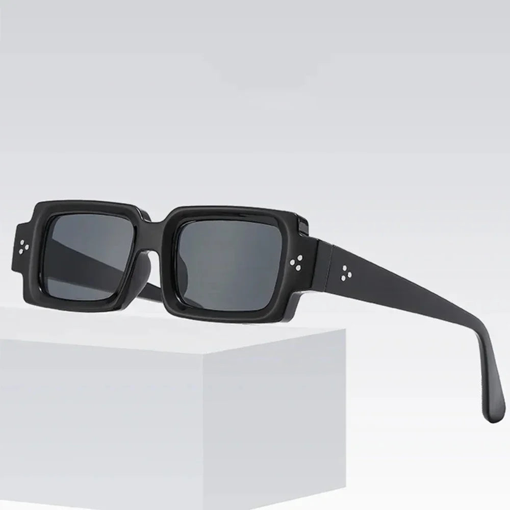 Coolers // Rivets Black