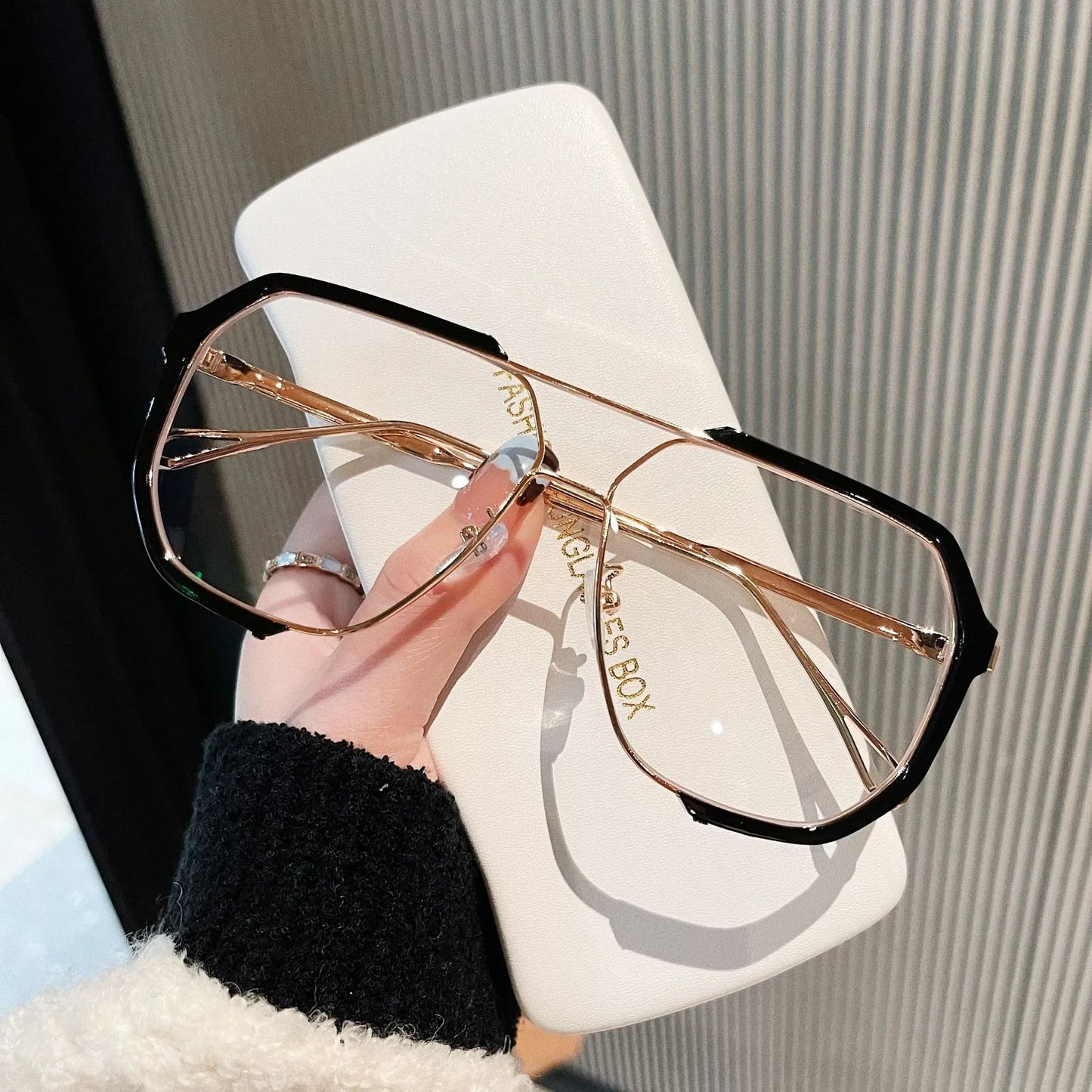 Coolers // Oversized Sunglasses Women
